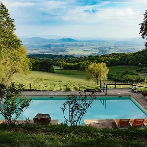 Farm stay Valdonica Winery Fine Dine & Wine, Sassofortino