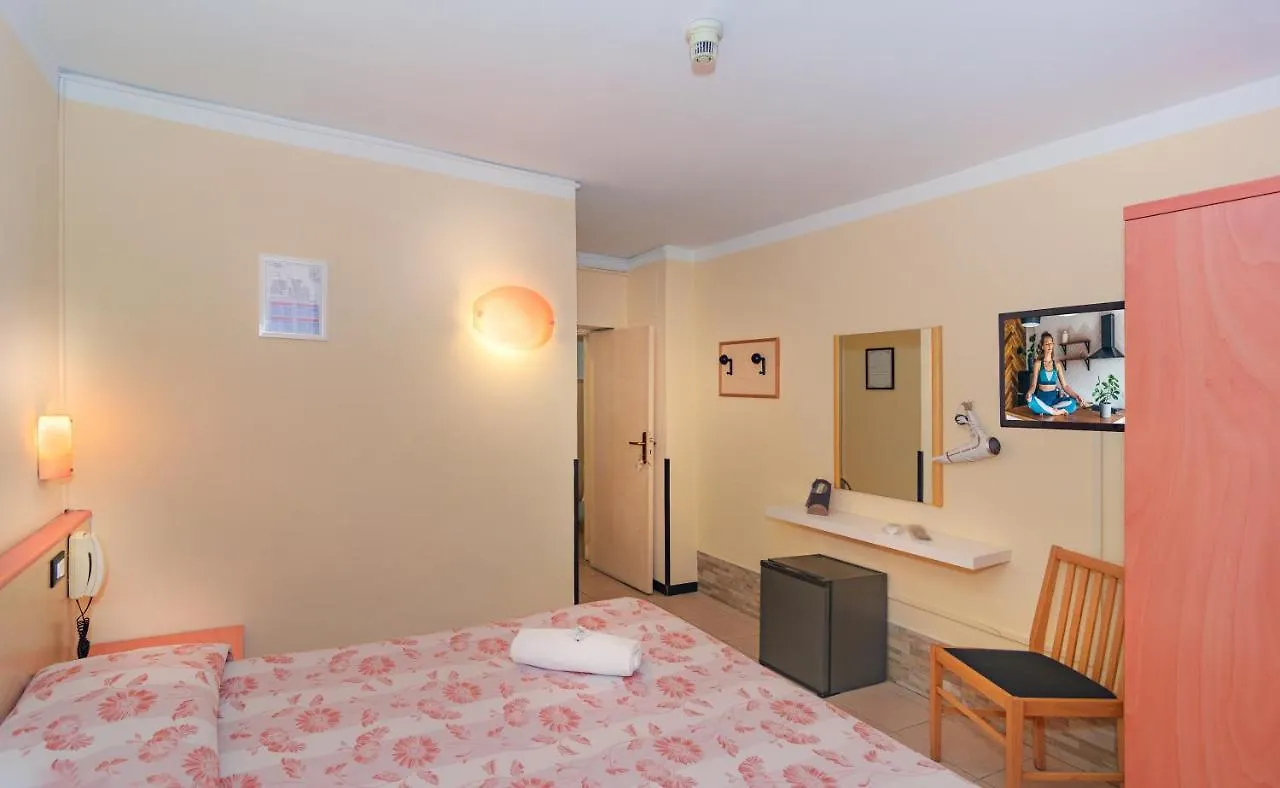 Hotel Storyville Business & Holiday Cinquale 3*,