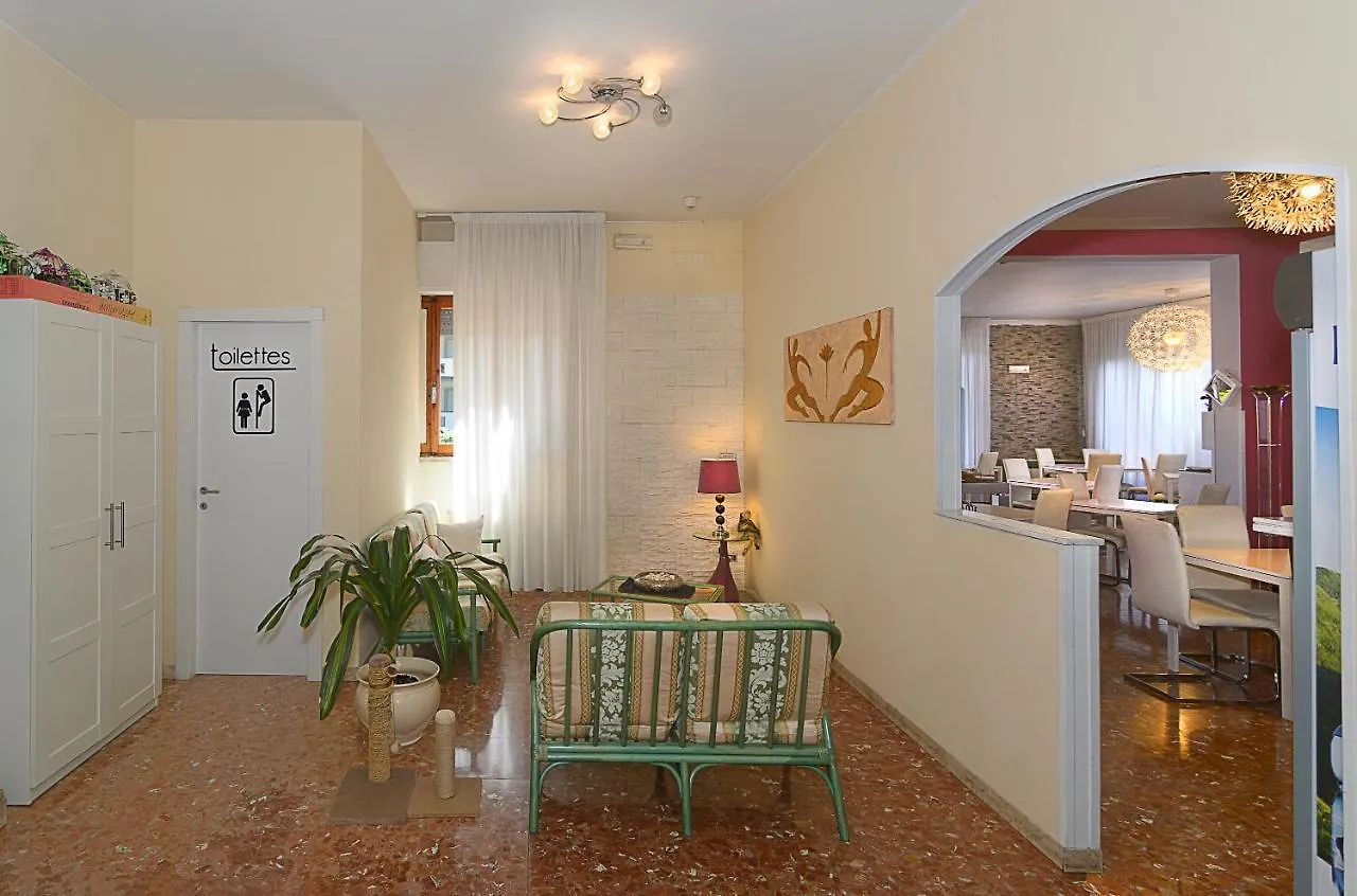 Hotel Storyville Business & Holiday Cinquale 3*,  Ιταλία